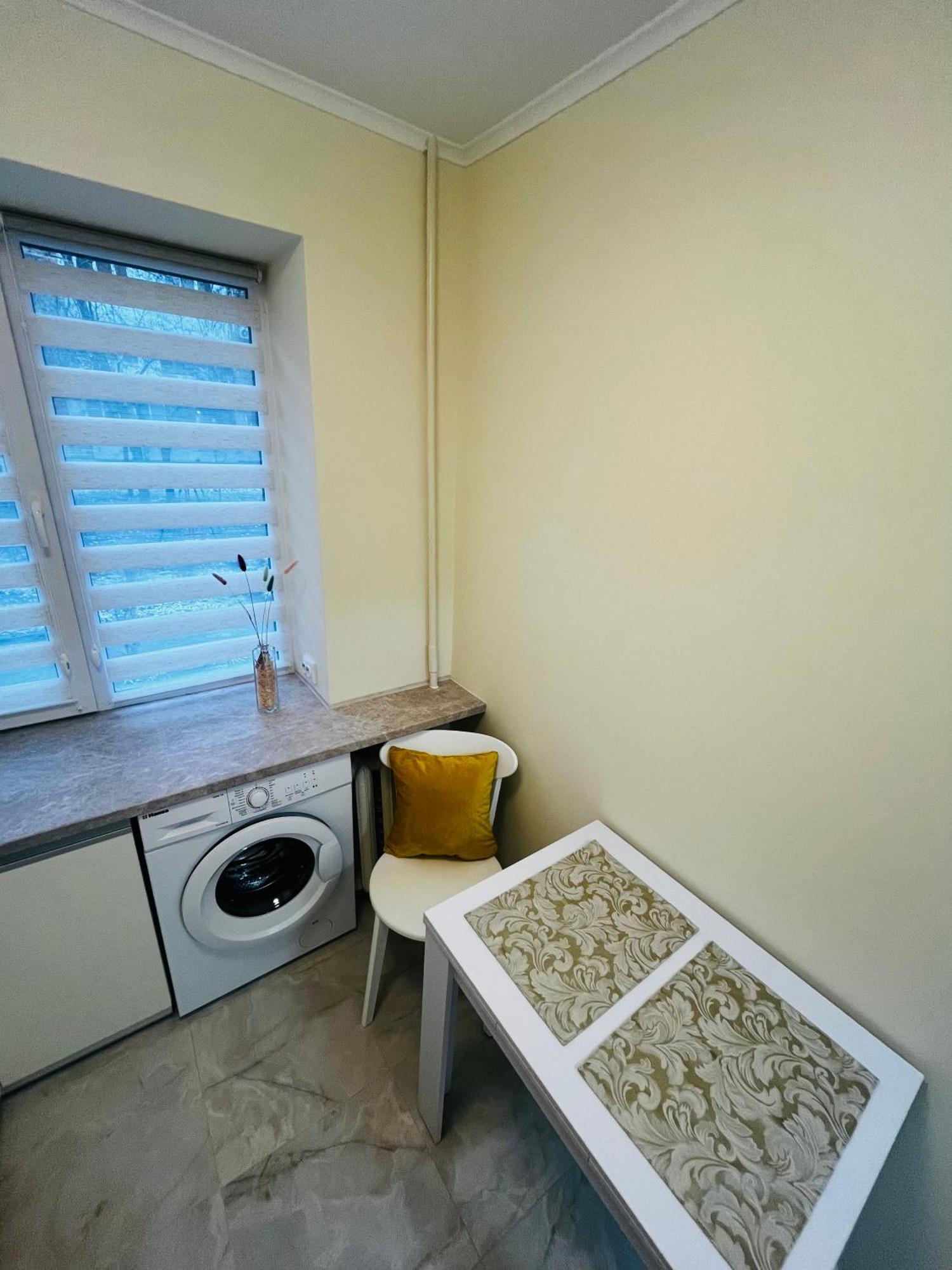 Apartment поряд дорослої і дитячої лікарні біля миколайчука, орлика