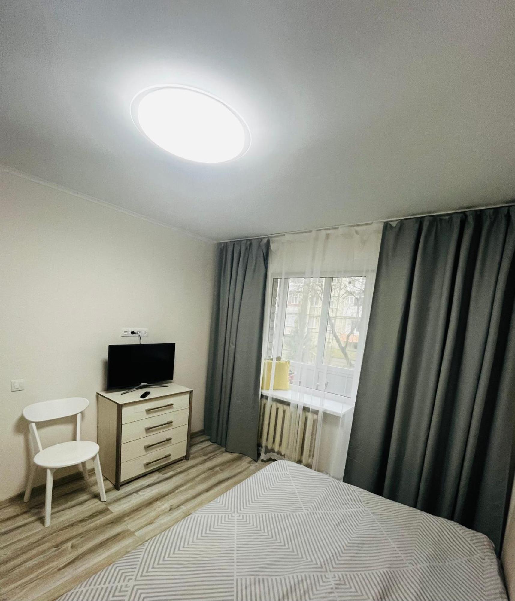 Apartment поряд дорослої і дитячої лікарні біля миколайчука, орлика *